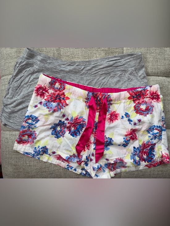 Old Navy Other - Old Navy Floral & Gray Lounge Shorts Set - White, Pink, Blue, Gray